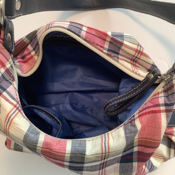 Tommy Hilfiger Hobo Bag - Picture 6 of 8